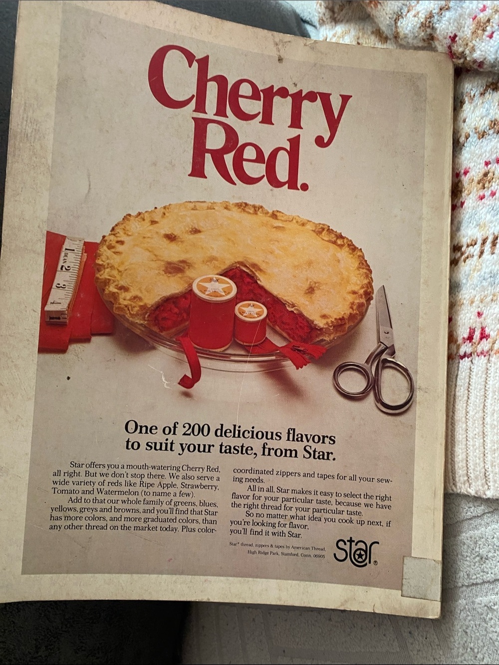 Vintage 70’s Simplicity Sewing Book Cover in Red and Yellow - Picture 8 of 8